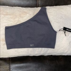 Set active off the shoulder sports bra